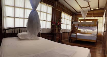 CHOMI HOUSE TAMBOPATA