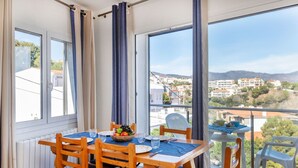 Dining - Apartment Faner by Interhome (Llançà)