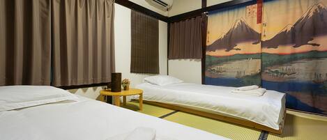 2 makuuhuonetta, työpöytä, vauvan matkasänky, ilmainen Wi-Fi