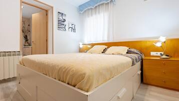 4 dormitorios, tabla de planchar con plancha, wifi y ropa de cama