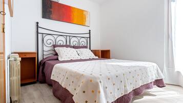 4 chambres, fer et planche Ă repasser, Wi-Fi, draps fournis