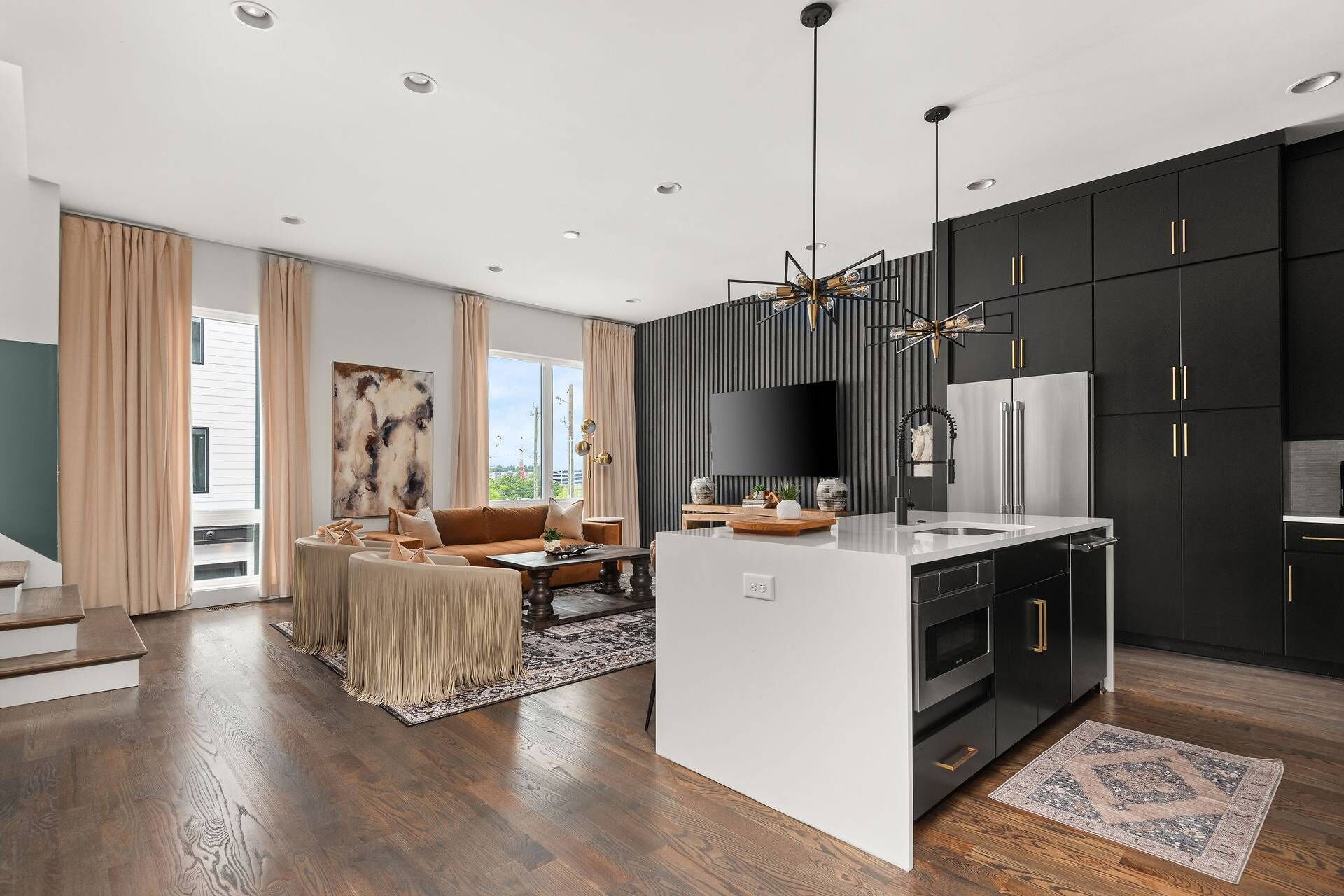 المنشأة من الداخل