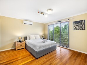 3 chambres, bureau, fer et planche à repasser, Wi-Fi gratuit