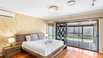 1 bedroom, desk, iron/ironing board, free WiFi