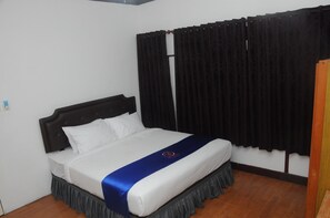 Superior Room | Individually furnished, desk, free WiFi, bed sheets - DE HOMESTAY BANJARMASIN (Banjarmasin)