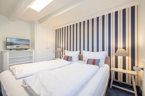 Unclassified image, 2 of 34, button