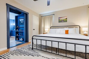 2 bedrooms, desk, iron/ironing board, free WiFi