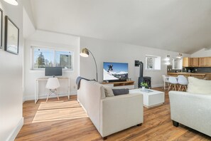 Smart TV, fireplace, computer monitors