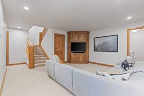 TV, fireplace, offices - Abode at Wasatch Hollow, private hot tub, sound system, retreat (Park City)