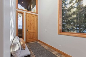 Interior - Abode at Wasatch Hollow, private hot tub, sound system, retreat (Park City)