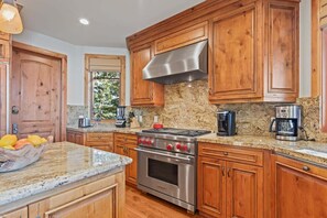 Fridge, microwave, oven, stovetop - Abode at Wasatch Hollow, private hot tub, sound system, retreat (Park City)