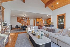 TV, fireplace, offices - Abode at Wasatch Hollow, private hot tub, sound system, retreat (Park City)