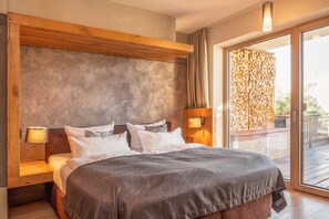 2 bedrooms, free WiFi, bed sheets - Apartment 'Alpa-Art' with Lake View, Private Terrace and Wi-Fi (Bad Endorf)