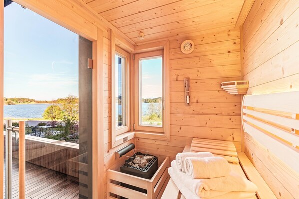 Interior - Apartment "Seen-Sucht" with Lake View, Shared Garden & Wi-Fi (Bad Endorf)