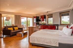 WiFi (無料)、ベッドシーツ