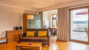 Fernseher, Stereoanlage