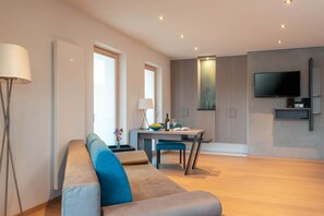 Télévision, chaîne hi-fi