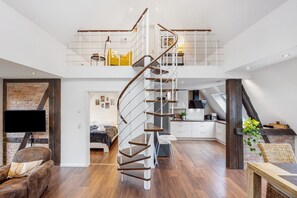 Interior - Holiday Apartment Oertzheide with Private Garden, Balcony and Wi-Fi (Südheide)