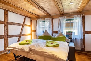 2 bedrooms, free WiFi, bed sheets - Holiday Home 'Schwarzwaldstübchen' with Private Terrace, Wi-Fi and Air Conditioning (Ettenheim)