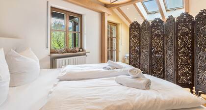 Spacious Holiday Home Unterwössen – Family Getaway in Chiemgau with Mountain Views