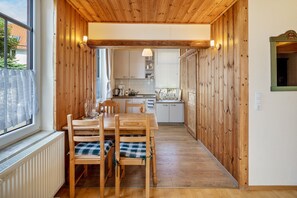 Dining - Holiday Apartment "Bachmanns 2" with Shared Garden & Wi-Fi (Schotten)