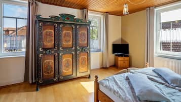 1 bedroom, free WiFi, bed sheets