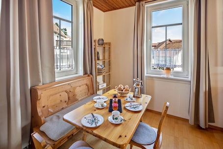 Dining. Holiday Apartment "Bachmanns" with Mountain View, Shared Garden & Wi-Fi