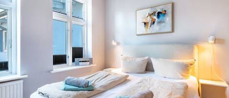 1 slaapkamer, een strijkplank/strijkijzer, gratis wifi, beddengoed