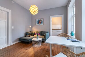 Fernseher, Stereoanlage