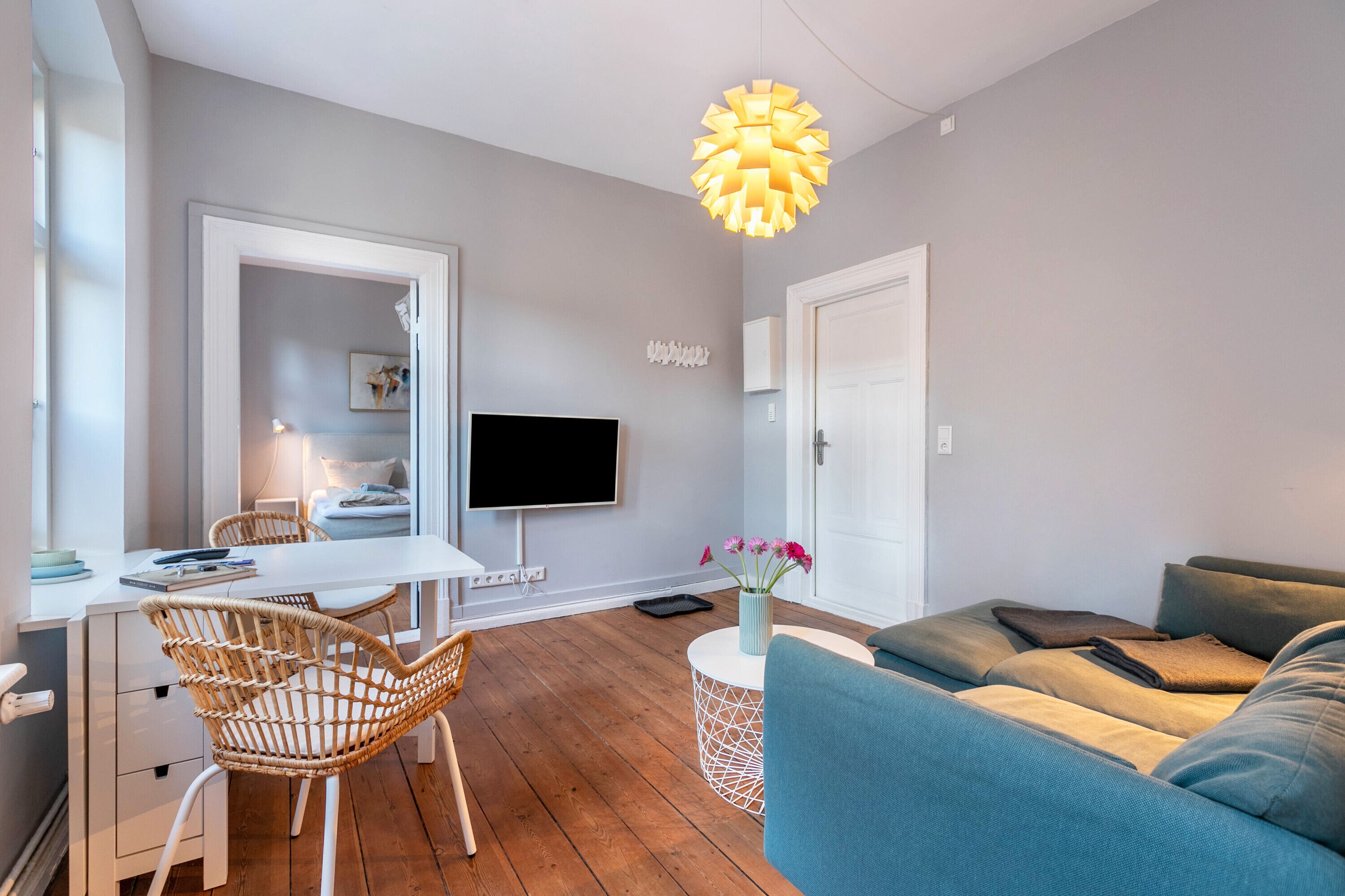 Fernseher, Stereoanlage