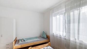 3 dormitoris, planxa i posts de planxar, wifi gratuïta i roba de llit