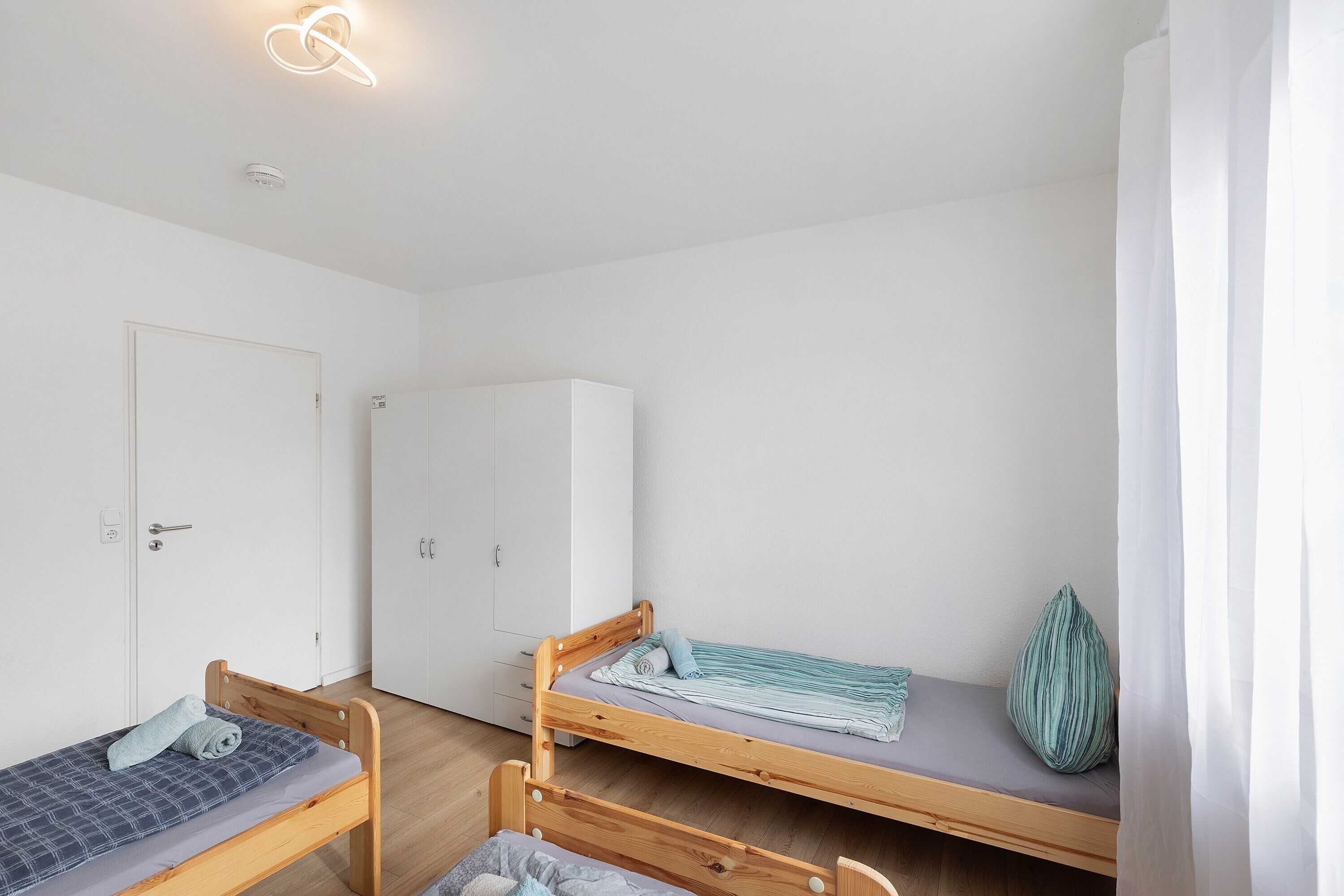 3 室のベッドルーム、アイロン / アイロン台、WiFi (無料)、ベッドシーツ