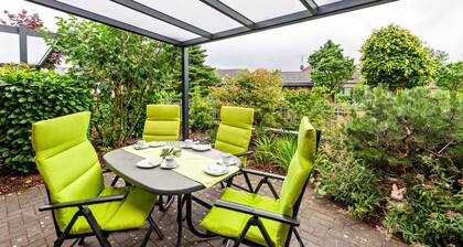 Apartment 'Rose' with Private Terrace, Private Garden and Wi-Fi