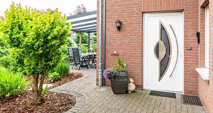 Ferienwohnung 'Tulpe' mit Balkon und WLAN