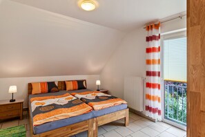 3 室のベッドルーム、アイロン / アイロン台、WiFi (無料)、ベッドシーツ