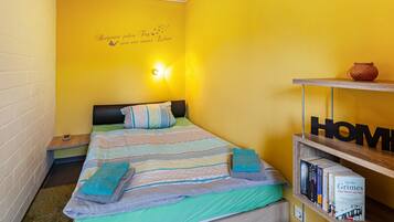 2 slaapkamers, een strijkplank/strijkijzer, gratis wifi, beddengoed