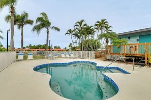 Pool - Private Boat Slip! Bradenton Condo, 3 Mi to Beach (Bradenton)