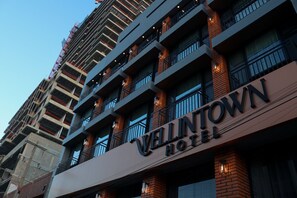 Front of property - Hotel Wellintown (Tijuana)