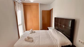 2 dormitorios, tabla de planchar con plancha, wifi