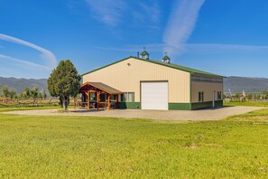 Exterior - Thayne Retreat w/ Mountain Views - Near Trails! (Thayne)
