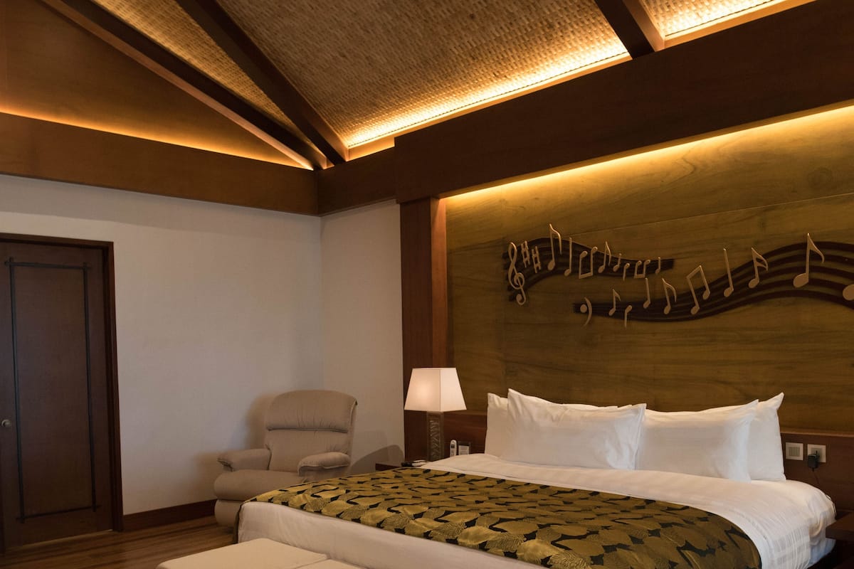 1 habitación, ropa de cama de alta calidad, escritorio y ropa de cama