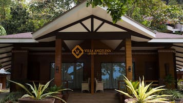 Premium Villa | 1 bedroom, premium bedding, desk, bed sheets