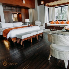 Executive Suite | 1 bedroom, premium bedding, desk, bed sheets