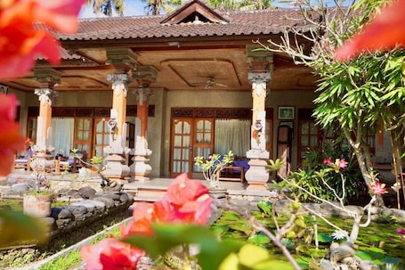 Deluxe Double Room, Non Smoking, Garden View | Garden view