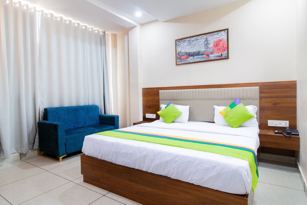 Standard Room | In-room safe, soundproofing, bed sheets