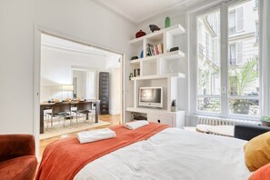 1 habitación, tabla de planchar con plancha, wifi y ropa de cama 