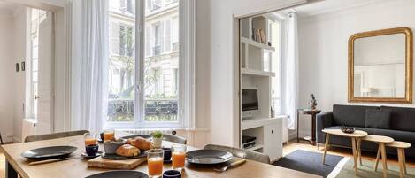 تناول الطعام