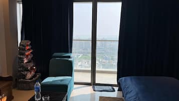 3 slaapkamers, een bureau, wifi, beddengoed