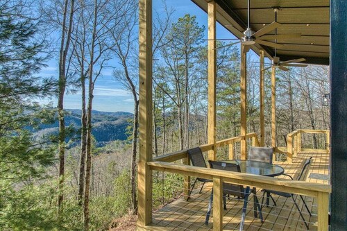 Summit Retreat Guesthouse 4x4 Required