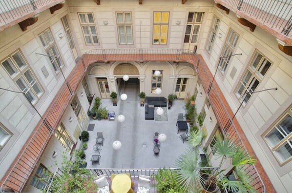 Property grounds - Harmonia Palace - Classic Triple Apartment (Budapest)
